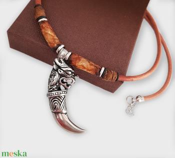 Totem-agyar férfi  bőr nyaklánc