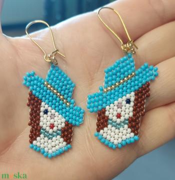 "Kalapos dáma" gyöngyfülbevaló