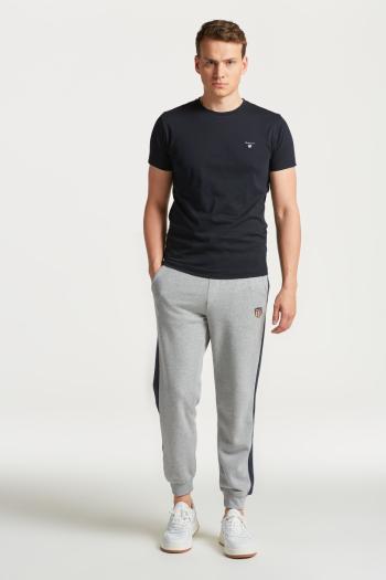 TEPLÁKY GANT D1. BANNER SHIELD PANTS GREY MELANGE