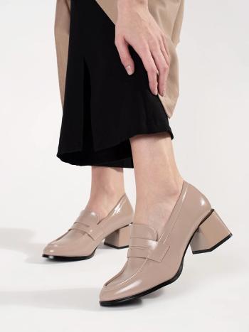 Krásne béžové dámske topánky na podpätku