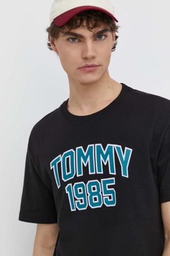 Bavlněné tričko Tommy Jeans černá barva, s potiskem, DM0DM18559