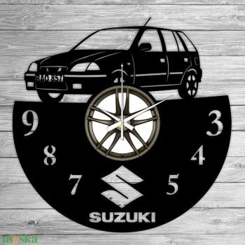 SUZUKI SWIFT 1 bakelit falióra, saját rendszámmal