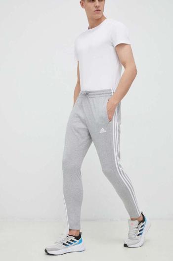 Tréninkové kalhoty adidas Essentials šedá barva, melanžové, IC0046