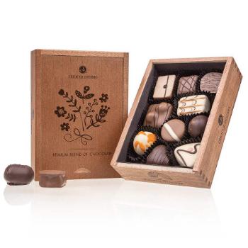 Chocolissimo - Dřevěná bonboniéra s květinou - možnost gravírování 125 g