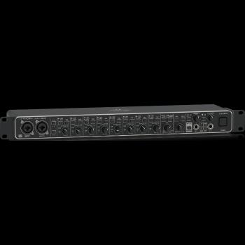 Behringer U-Phoria UMC1820