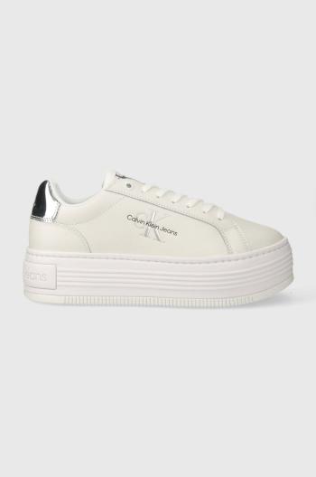 Kožené sneakers boty Calvin Klein Jeans BOLD PLATF LOW LACE LTH ML MET bílá barva, YW0YW01457