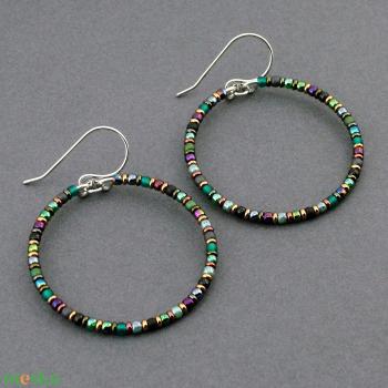 Gyöngyös karika fülbevaló / 316L nemesacél fülbevaló színes gyöngyökkel / Női fülbevaló, női ékszer, ajándék nőknek