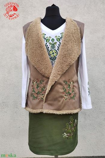 Szervető-jászsági irha mellény - cappuccino