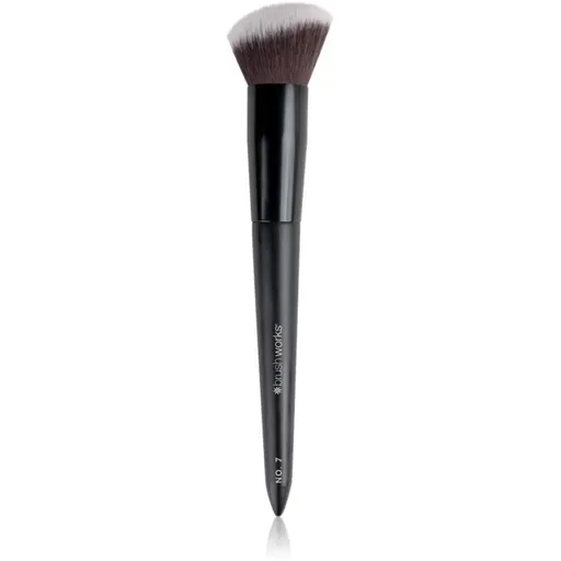 Brushworks Angled Blush Brush zkosený štětec na tvářenku typ NO. 7 1 ks