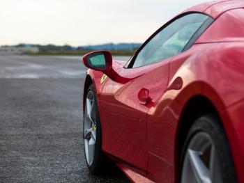 Jízda ve Ferrari 488 Spider na okruhu