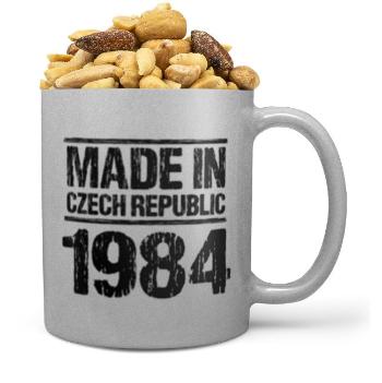 Hrnek Made In (rok: 1984, Náplň hrníčku: Směs slaných oříšků)