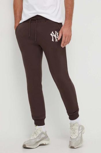 Tepláky 47brand MLB New York Yankees hnědá barva, s potiskem