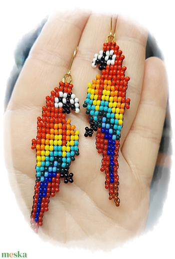 Ara papagáj gyöngyfülbevaló