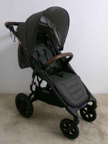 VALCO BABY Kočárek sportovní Sport Trend 4 Black Charcoal