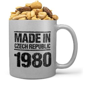 Hrnek Made In (rok: 1980, Náplň hrníčku: Směs slaných oříšků)