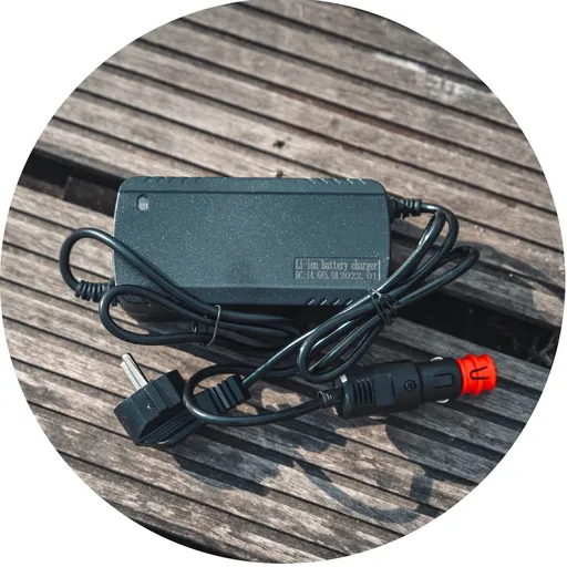 Voltacase nabíječka 12v 5a