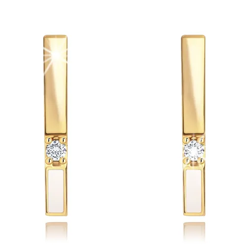 Náušnice ve žlutém 14K zlatě, svislý proužek zdobený bílou glazurou a zirkonem