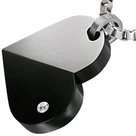 Přívěsek z chirurgické oceli, z půlky černé srdce se zirkony