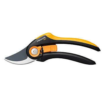 Fiskars Nůžky zahradní Plus™ Smartfit™ dvoučepelové P541 (1057169)