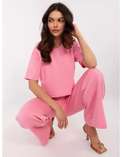 Růžový dvoudílný komplet s krátkou halenkou