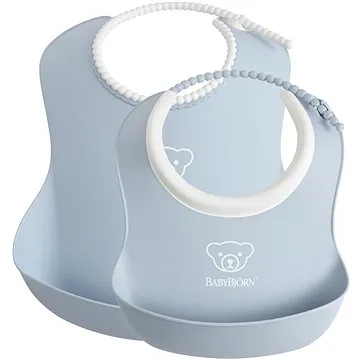 Babybjörn Sada baby bryndáků pudrově modrý 2 ks (7317680467676)