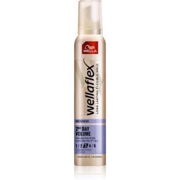 Wella Wellaflex 2nd Day Volume pěnové tužidlo pro objem Vol 3 200 ml