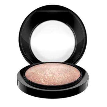 MAC Cosmetics Luxusní zapečený rozjasňující pudr (Mineralize Skinfinish) 10 g Cheeky Bronze