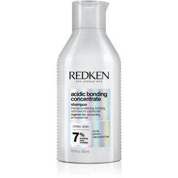 Redken Acidic Bonding Concentrate posilující šampon pro slabé vlasy 300 ml