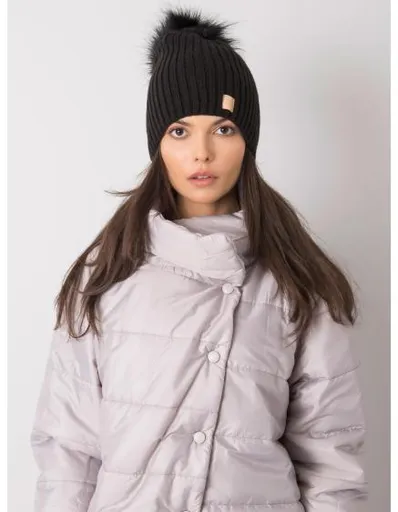 Dámská čepice pro ženy s bambulí zateplená černá