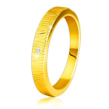 Prsteň zo žltého 14K zlata - jemné ozdobné zárezy, číry zirkón, 1,5 mm - Veľkosť: 60 mm