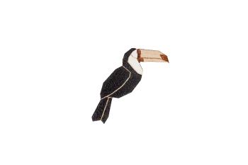 Brož Toucan Brooch ze dřeva s praktickým zapínáním a možností výměny či vrácení do 30 dnů zdarma.