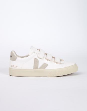 Veja Recife Logo Extra White Natural 37