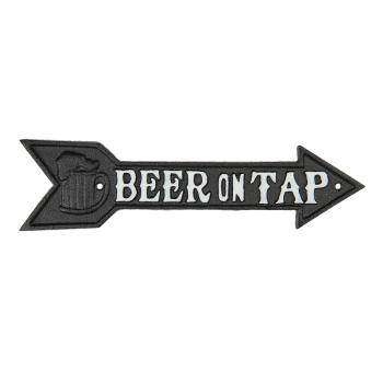 Delší kovová cedule ve tvaru šipky Beer on Tap - 32*1*8 cm 6Y3899