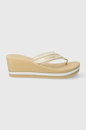 Žabky Tommy Hilfiger HILFIGER WEDGE BEACH SANDAL dámské, béžová barva, na klínku, FW0FW07903