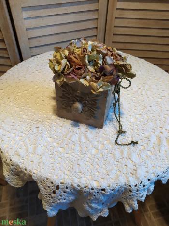 Antik terítő 75cm. pamutcsipke cérna