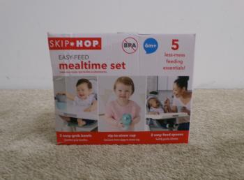 SKIP HOP Set jídelní s hrníčkem 5 ks Easy-Feed Mealtime Set Teal/Grey 6m+