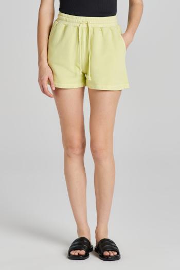 TEPLÁKOVÉ ŠORTKY GANT REL SUNFADED SHORTS PASTEL LIME