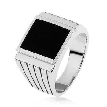 Strieborný 925 prsteň, čierny obdĺžnik a ryhy na ramenách - Veľkosť: 64 mm