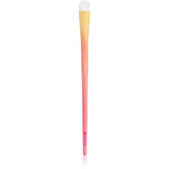 essence BRUSH IT LIKE IT'S ART eyeshadow brush štětec na oční stíny 01 Throwing A Little Color 1 ks