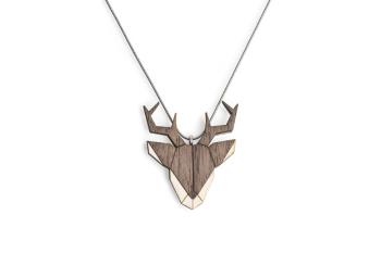 Dřevěný přívěsek BeWooden Deer Pendant na krk s řetízkem zdarma