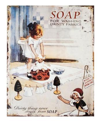 Béžová antik nástěnná kovová cedule děvčátko s panenkou Soap - 20*25 cm 8PL-22820251111