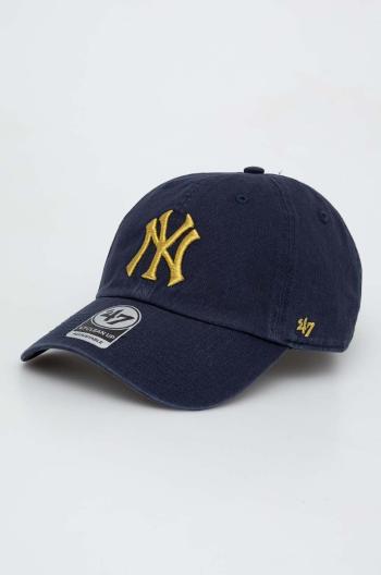 Bavlněná baseballová čepice 47brand MLB New York Yankees tmavomodrá barva, s aplikací