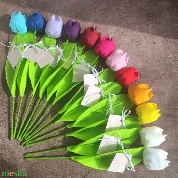 Ballagási textil tulipánok kísérő kártyával, szivárvány színben 12 db/cs, örökcsokor, örökvirág