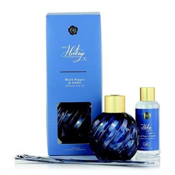 Ashleigh & Burwood Dárková sada skleněný BLUE s náplní BLACK PEPPER & AMBER 150 ml (AB_HCSET003)