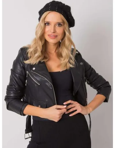 Dámská čepice s aplikací černá