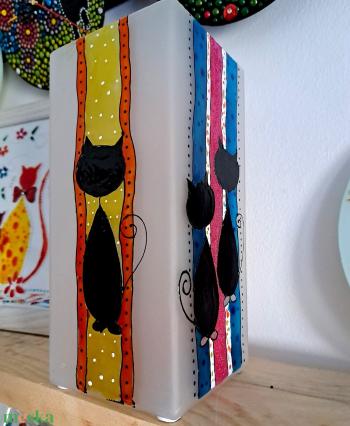 Lámpa cicákkal - festett üveg lámpa