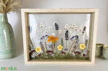 Préselt virágok több színben fa keretben 16 x 21 cm