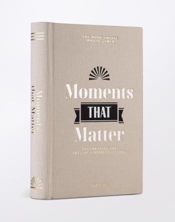 PrintWorks Bookshelf Album - Moments that Matter Beige