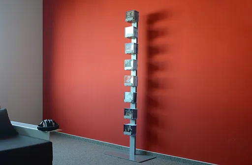 Radius design cologne Pořadač na CD 8 poliček RADIUS DESIGN (CD-BAUM silver 2 STAND BIG 736C) stříbrná