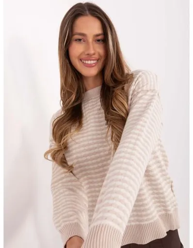 Světle béžový klasický svetr s pruhy